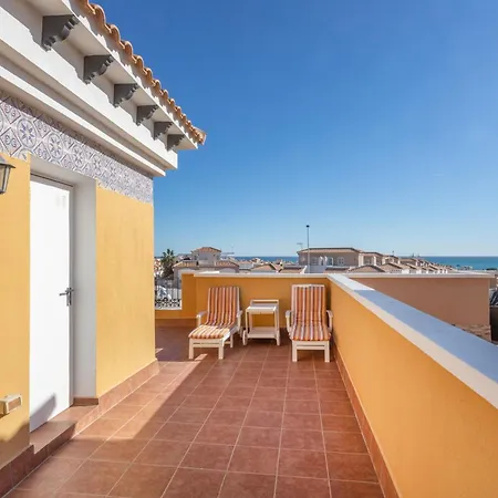 Casa Sophia بيت للعطل تورّيفيِخا